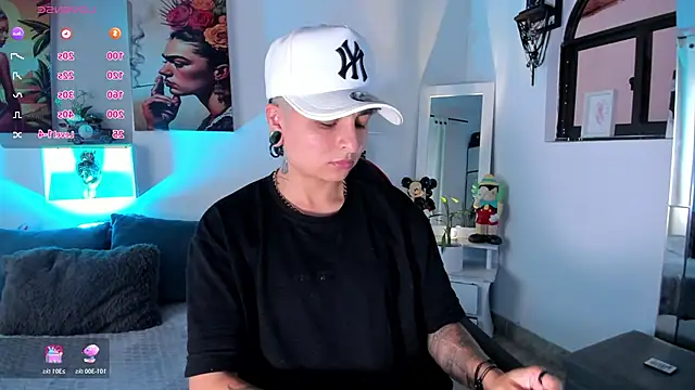 Snapshot of ZuryRamirez_ chatting on December 5, 6:48 pm ZuryRamirez online show from December 5, 6:48 pm