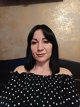 FireLily332 online show from February 1, 4:00 pm