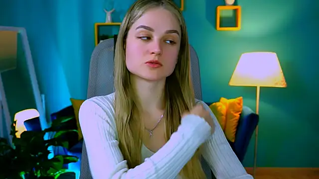 DeboraLarson online show from March 9, 8:18 am