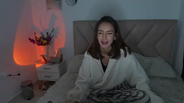 Bonnieshyy online show from May 28, 5:27 am