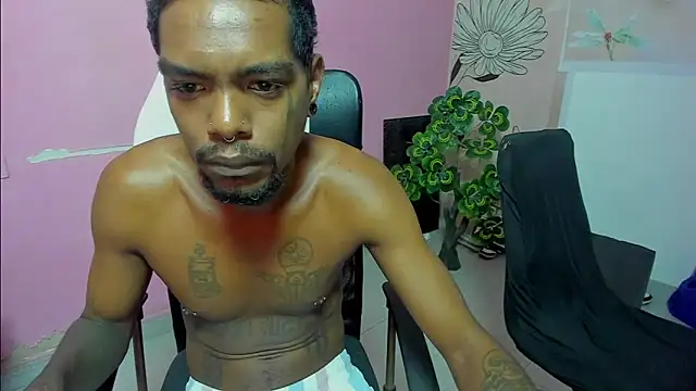 bigblackhotx1 online show from February 27, 10:15 am