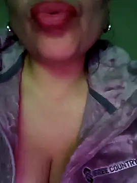 Snapshot of Kasandra02 chatting on February 23, 3:15 am Kasandra02 online show from February 23, 3:15 am