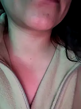 Snapshot of Kasandra02 chatting on March 28, 3:39 am Kasandra02 online show from March 28, 3:39 am