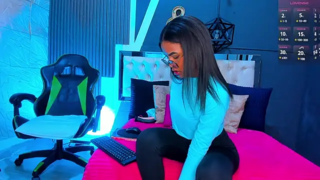 Snapshot of alexa_andherson chatting on January 24, 6:56 pm alexa andherson online show from January 24, 6:56 pm