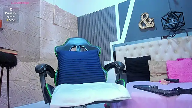 Snapshot of alexa_andherson chatting on March 14, 6:39 pm alexa andherson online show from March 14, 6:39 pm