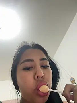 Snapshot of darsha_90 chatting on November 1, 12:23 am darsha 90 online show from November 1, 12:23 am