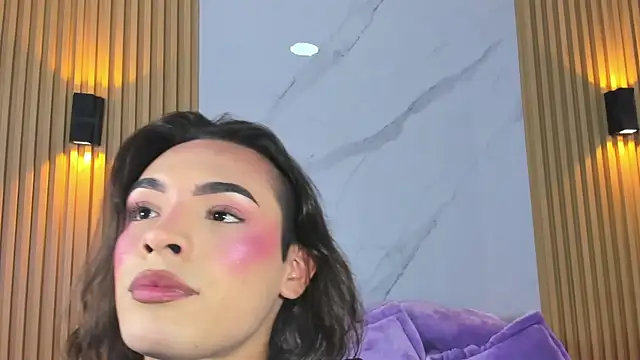 miss Ari online show from December 3, 7:22 pm