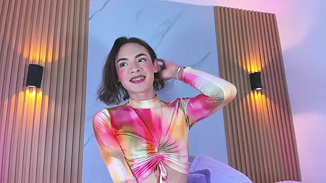 miss Ari online show from December 5, 7:17 pm