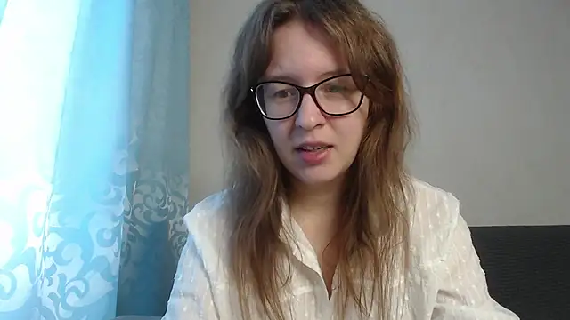 Snapshot of Ari_Storm chatting on December 18, 10:08 am Ari Storm online show from December 18, 10:08 am