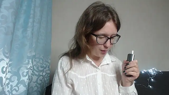 Snapshot of Ari_Storm chatting on December 18, 6:03 pm Ari Storm online show from December 18, 6:03 pm