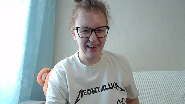 Snapshot of Ari_Storm chatting on March 7, 8:56 am Ari Storm online show from March 7, 8:56 am