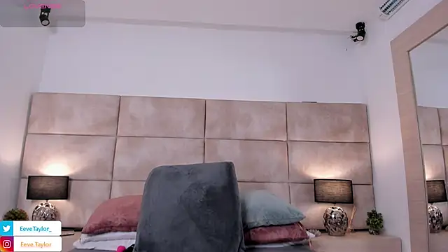 Eevee Taylor online show from May 30, 3:36 am