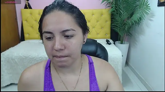 candiapole online show from January 10, 3:58 pm