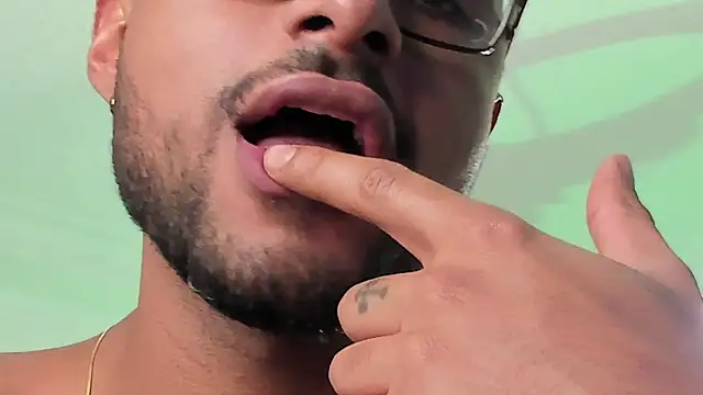 LiamGarcia1 online show from December 5, 2:55 pm