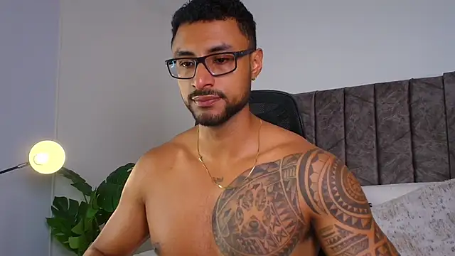 LiamGarcia1 online show from October 8, 2:14 pm