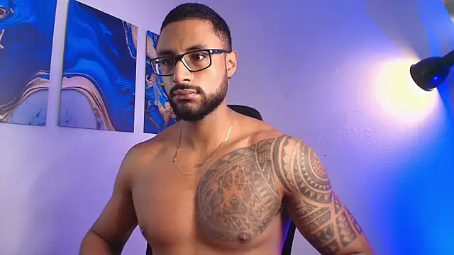 LiamGarcia1 online show from February 26, 2:49 pm