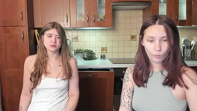 HotCaramellsTV online show from July 31, 7:30 am