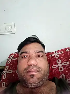 Snapshot of pintuS40 chatting on March 28, 2:11 am pintuS40 online show from March 28, 2:11 am