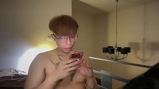 Snapshot of pengpeng_0310 chatting on March 12, 12:44 pm pengpeng 0310 online show from March 12, 12:44 pm