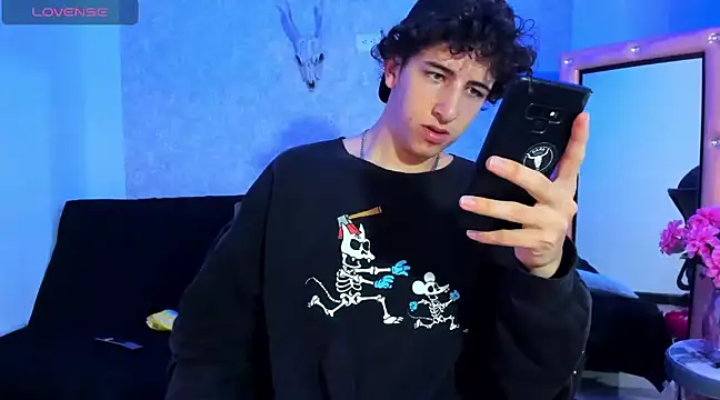 Kerverr  online show from December 15, 12:29 am