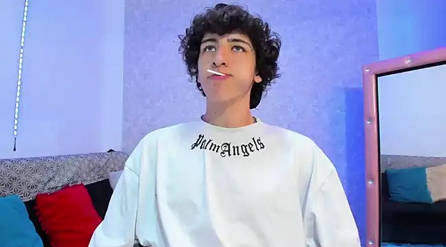 Kerverr  online show from February 4, 10:24 pm