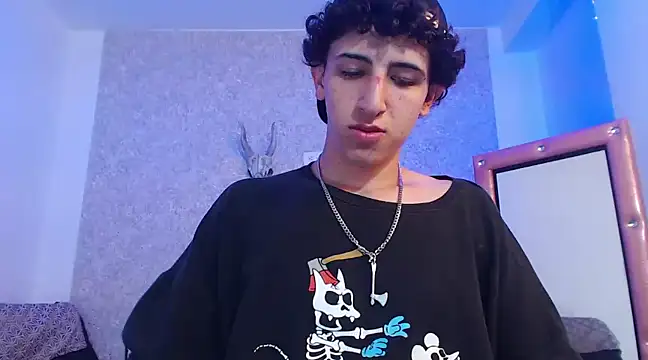 Kerverr  online show from February 18, 8:36 pm