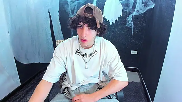 Kerverr  online show from October 16, 5:47 pm