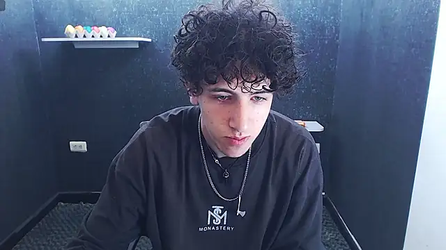 Kerverr  online show from February 7, 2:54 pm