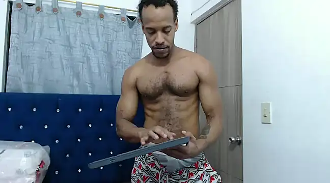 Snapshot of Salomon_koude chatting on February 16, 9:27 pm Salomon koude online show from February 16, 9:27 pm