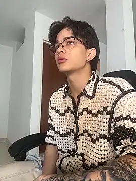 ajordanR online show from April 5, 8:39 pm