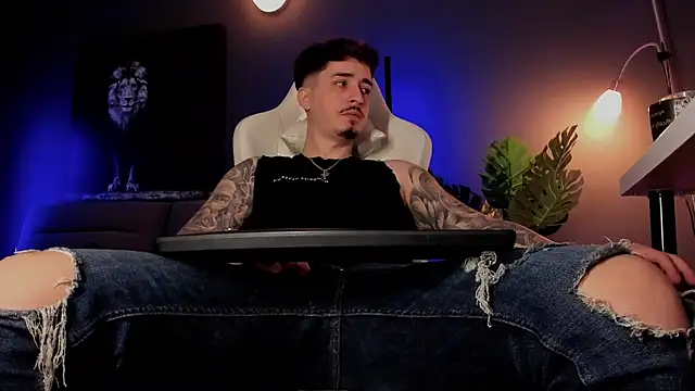 uptomatty online show from April 27, 7:39 am