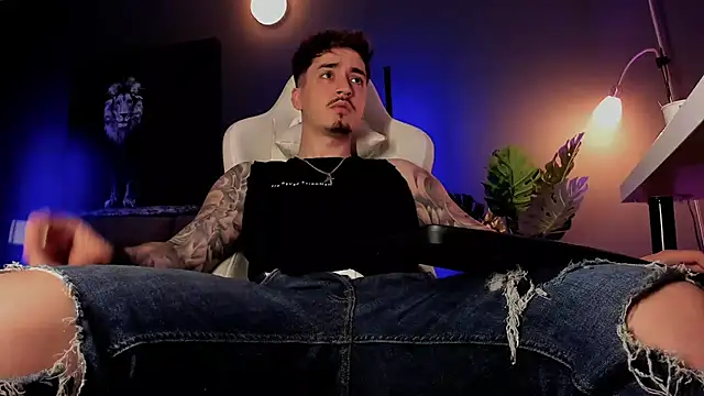 uptomatty online show from May 17, 8:12 am