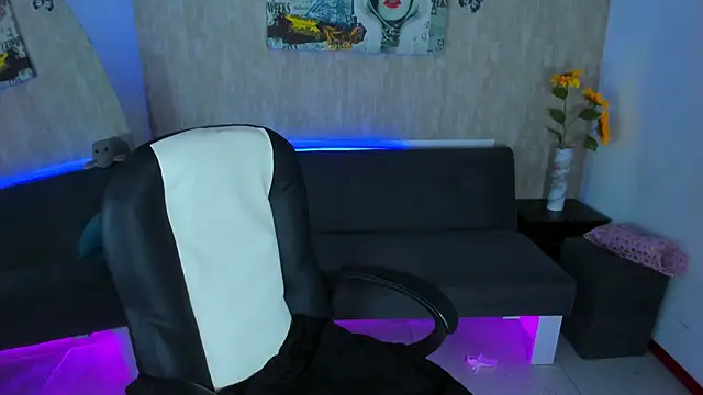 nova sex01 online show from March 20, 9:30 pm