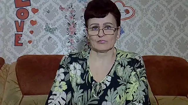PaulaGolden online show from July 7, 7:40 pm