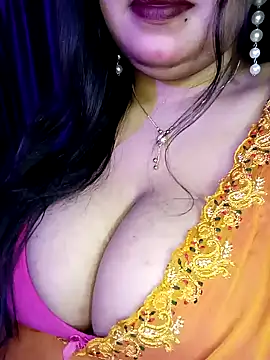 Snapshot of Suhanakhan00 chatting on February 22, 7:47 pm Suhanakhan00 online show from February 22, 7:47 pm