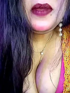 Snapshot of Suhanakhan00 chatting on February 26, 5:53 am Suhanakhan00 online show from February 26, 5:53 am