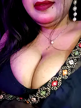 Snapshot of Suhanakhan00 chatting on March 4, 5:56 pm Suhanakhan00 online show from March 4, 5:56 pm