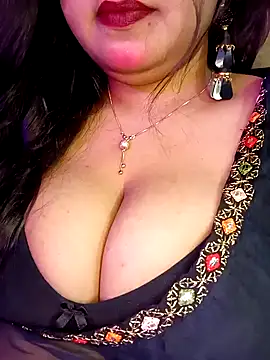 Snapshot of Suhanakhan00 chatting on March 7, 6:00 pm Suhanakhan00 online show from March 7, 6:00 pm