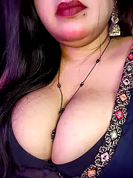 Snapshot of Suhanakhan00 chatting on March 17, 6:07 am Suhanakhan00 online show from March 17, 6:07 am