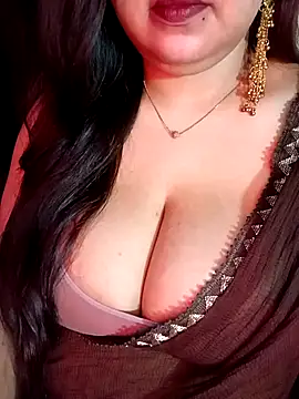 Suhanakhan00 online show from June 3, 6:13 pm