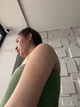 Snapshot of Sophie_LS chatting on February 15, 12:11 pm Sophie LS online show from February 15, 12:11 pm