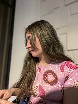 Snapshot of Sophie_LS chatting on February 22, 3:01 am Sophie LS online show from February 22, 3:01 am