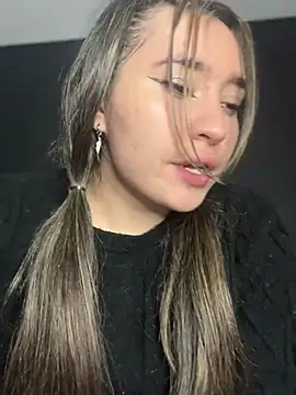 Snapshot of Sophie_LS chatting on March 17, 7:24 am Sophie LS online show from March 17, 7:24 am