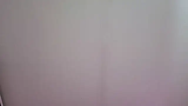 Snapshot of sarawiliamx chatting on December 20, 7:01 am sarawiliamx online show from December 20, 7:01 am