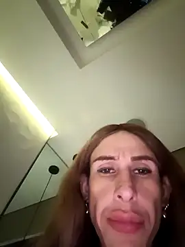 Snapshot of DianaSexxx chatting on March 18, 10:25 am DianaSexxx online show from March 18, 10:25 am