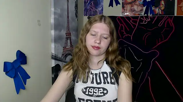 Snapshot of StellaCRL chatting on March 29, 12:05 pm StellaCRL online show from March 29, 12:05 pm