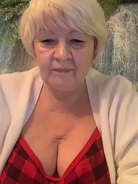 Laura Millf online show from December 31, 6:57 pm