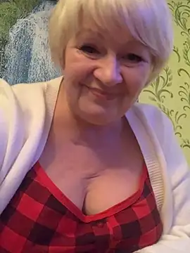 Laura Millf online show from January 1, 12:32 am