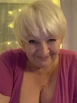 Laura Millf online show from January 3, 7:39 pm