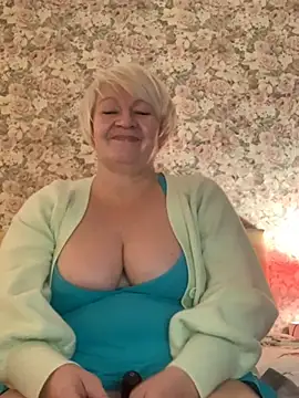 Laura Millf online show from January 12, 1:37 pm